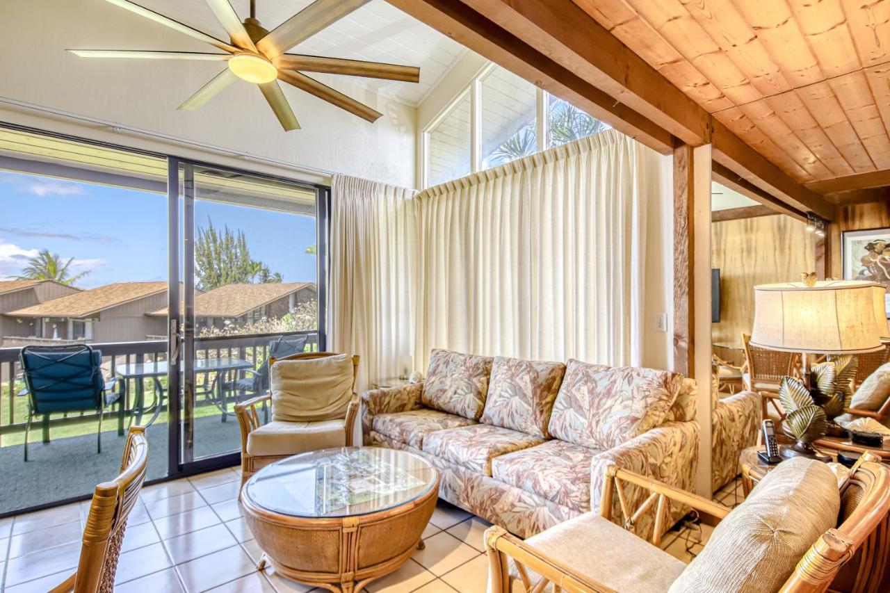 Mahina Surf III Villa Kahana Room photo